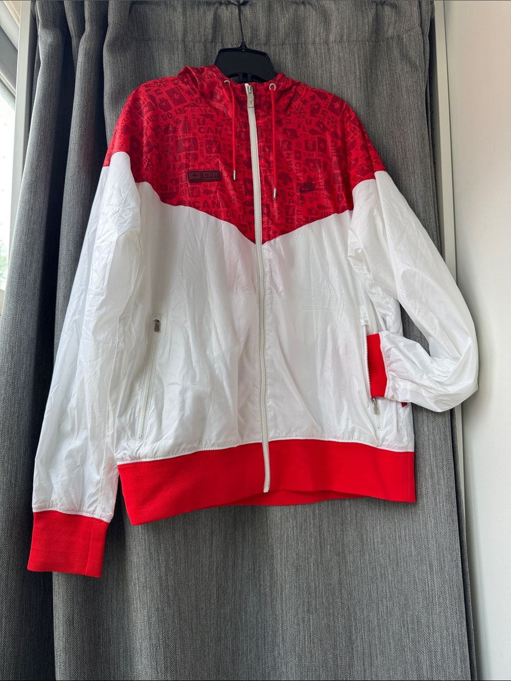 NWOT Nike Women’s Canadian Red & White Windbreaker